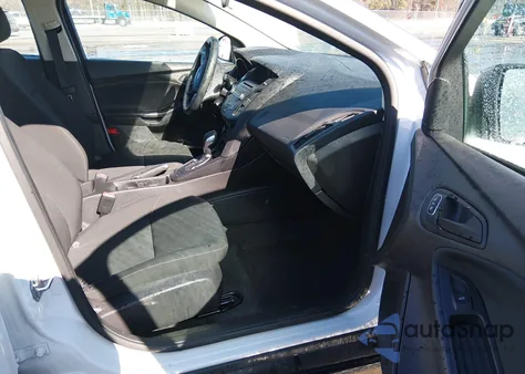 2016 Ford Focus S from USA, damaged, VIN 1FADP3E28GL339449